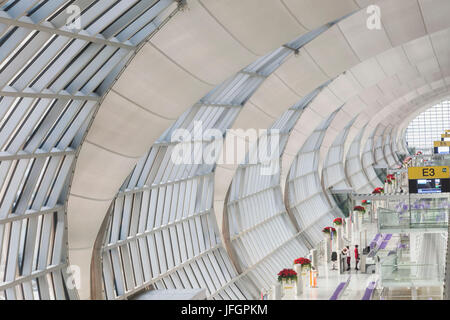 Thailand, Bangkok, Suvarnabhumi Airport, Abfahrtzusammentreffen Bereich Stockfoto