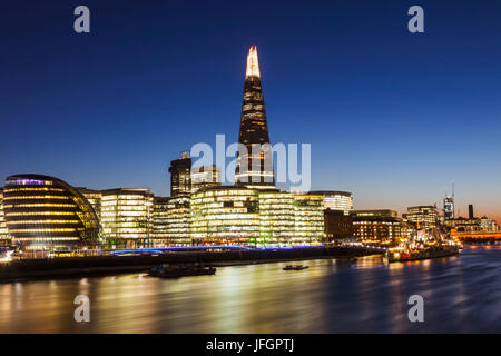 England, London, Southwark, City Hall und der Shard Stockfoto