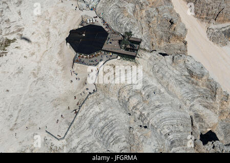 Sellagruppe mit Sas de Pordoi, Top terminal Seilbahn, die Dolomiten, Luftbild, Hochgebirge, Trentino, Italien Stockfoto