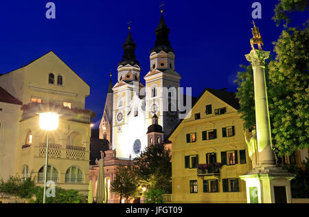 Italien, Region Trentino-Süd Tirol, Provinz Bozen, Eisacktal, Brixen, Kathedrale, Millennium Säule, Domplatz Stockfoto