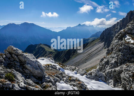 Ansicht der östlichen Wang-Scharte am Mieminger Gebirge mit Hohe Munde und Hohe Wand, Wettersteingebirge Stockfoto