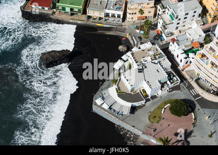 Vulkan-Strand und Meer in Puerto Naos auf La Palma, Luftbild, Kanarische Inseln, Spanien Stockfoto