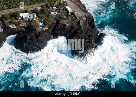 Ferienhäuser an der Atlantikküste mit Puerto Naos, La Palma, Luftbild, Kanarische Inseln, Spanien Stockfoto