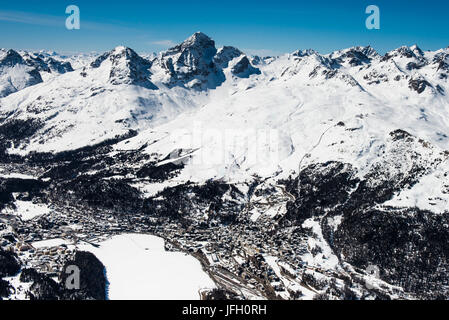 St. Moritz mit Skigebiet Corviglia und St. Moritzersee, Luftbild, Kanton Graubünden, Engadin, Schweiz Stockfoto