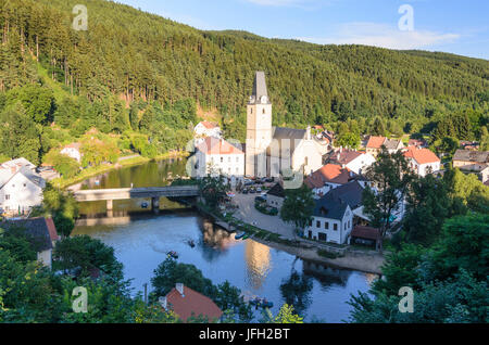 St. Marien Kirche und Moldau, Tschechien, Jihocesky Kraj (Region Südböhmen), Rozmberk nad Vltavou (rose Berg) Stockfoto