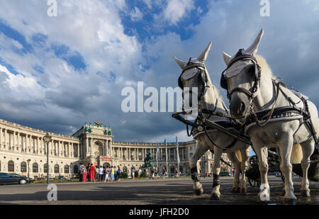 Heroische Platz mit neuen Hofburg und Kabine, Österreich, Wien, 01., Vienna Stockfoto