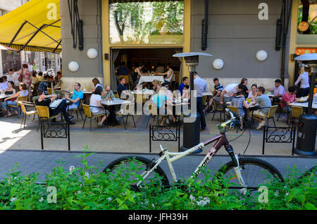 Restaurant in der Liszt Ferenc ter (Franz-List-Platz), Ungarn, Budapest, Stockfoto