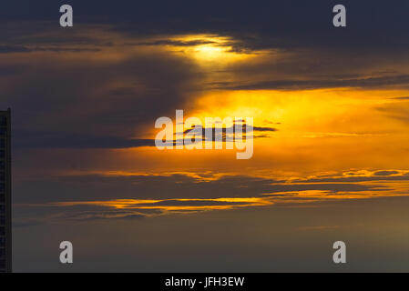 Sonnenuntergang in Shanghai nach Unwetter Stockfoto