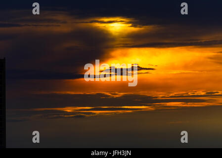 Sonnenuntergang in Shanghai nach Unwetter Stockfoto