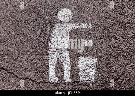 Garbage bin Schild an Straße Stockfoto
