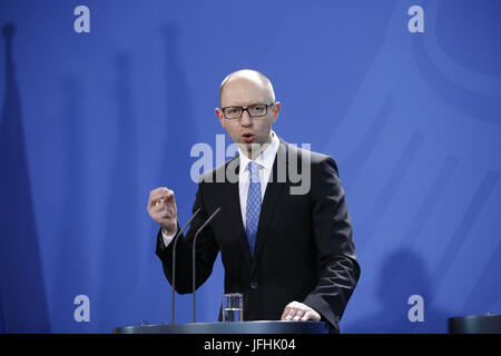 Merkel und Premierminister Jazenjuk der Ukraine in Berlin. Stockfoto