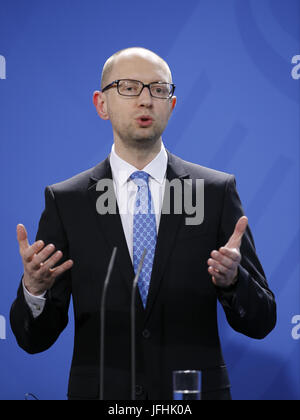 Merkel und Premierminister Jazenjuk der Ukraine in Berlin. Stockfoto