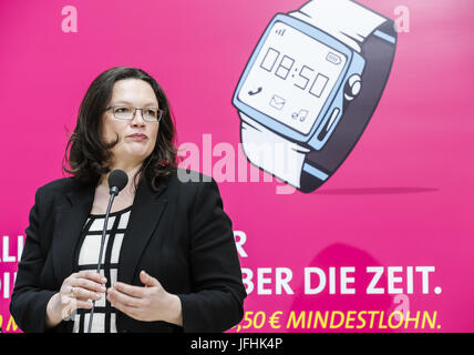 SPD Mindestlohn Poster Präsentation in Berlin Stockfoto