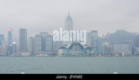 Hong Kong - 26. Dezember 2014. Stadtbild von Victoria Harbour in Hongkong, China. Im Jahr 2014, Hong Kong war der elfte beliebtestes Reiseziel für Internat Stockfoto