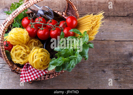 Italienische Küche pasta Zutaten Stockfoto