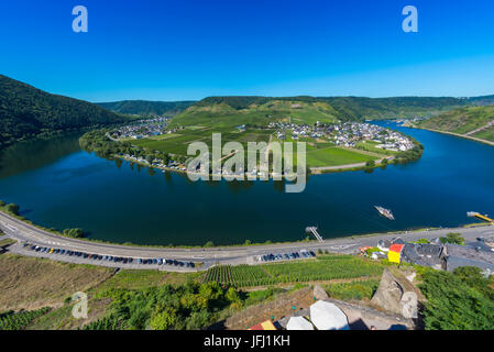 Europa, Deutschland, Rheinland-Pfalz, Landkreis Cochem-Zell, Mosel, Beilstein (Gemeinde), Blick auf die Burg an der Mosel Stockfoto