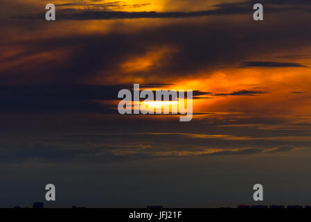 Sonnenuntergang in Shanghai nach Unwetter Stockfoto