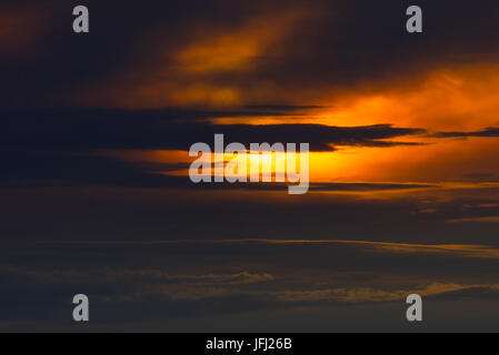 Sonnenuntergang in Shanghai nach Unwetter Stockfoto