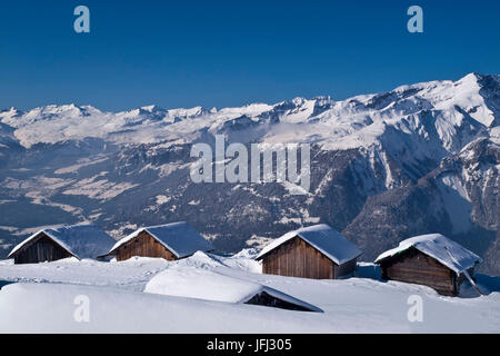 Schnee soweit das Auge reicht in den Schweizer Alpen Stockfoto