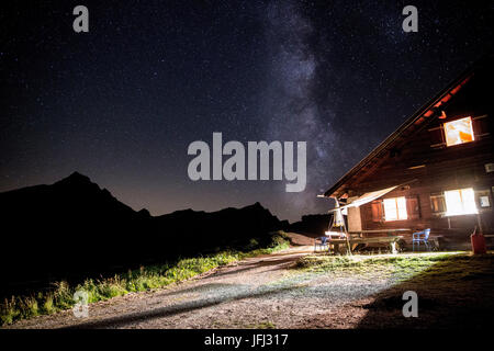 Idylle auf der Alp Lüsch im Kanton Graubünden Stockfoto