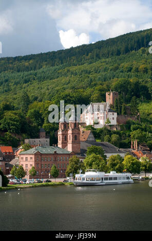 Europa, Deutschland, Bayern, Main, Miltenberg (Dorf), Main-Sektion mit Blick auf Stadt-Pfarrkirche St. Jakobus und die Mildenburg, Stockfoto