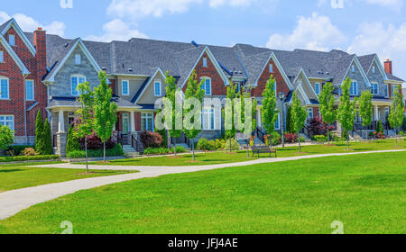 Speziell angefertigten Luxus-Häuser in den Vororten von Toronto, Kanada. Stockfoto