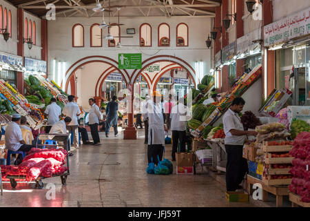 Arabien, Arabische Halbinsel, den Persischen Golf, Vereinigte Arabische Emirate (VAE), Schardscha / Sharjah, Obstmarkt und Gemüse Markt OW Jubail Stockfoto