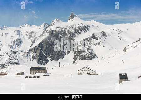 Großer Sankt Bernhard, Orsières, Wallis, Schweiz / Colle del Grand San Bernardo / Col Du Grand Saint-Bernard, Walliser Alpen, Höhe 2,469 m, Hospiz auf dem großen Sankt Bernhard, Hospiz von der Austin-Chorherren, Canonici Regulares Congregationis Sancti Bernardi, pass Stockfoto