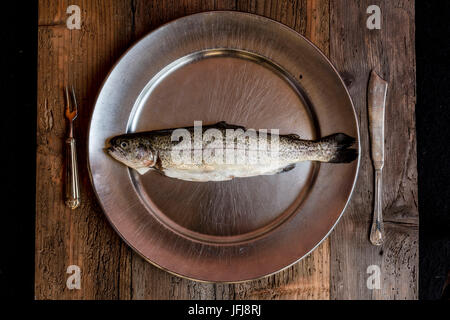 Frischer Fisch echter Bestandteil der gesunde italienische Küche Stockfoto