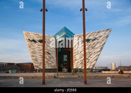 Großbritannien, Nordirland, Belfast, Belfast Docklands, Titanic Belfast Museum, außen Stockfoto