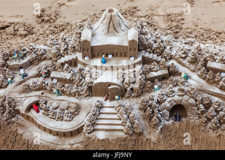 England, London, Southwark, Bankside, Sand Skulptur am Ufer der Themse bei Ebbe Stockfoto