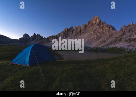 Mount Paterno bei Dawn, Provinz Bozen, Trentino Südtirol, Italien, Stockfoto