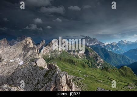 Nuvolau, Dolomiten, Veneto, Italien, Dolomiten nach dem Sturm vom linken Monte Pelmo, Civetta, Ra Gusela und Monte Cernera Stockfoto