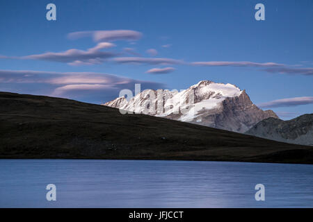 Sonnenuntergang am Rosset See auf einer Höhe von 2709 m, Nationalpark Gran Paradiso Stockfoto