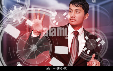 Zusammengesetztes Bild von Ernst Kaufmann holding und zeigen Stockfoto