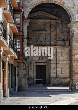 Basilika Santa María de Uribarri des XV Jahrhunderts. Nationales Denkmal in der Stadt Durango, Vizcaya Provinz, Baskisches Land, Spanien, Europa. Stockfoto