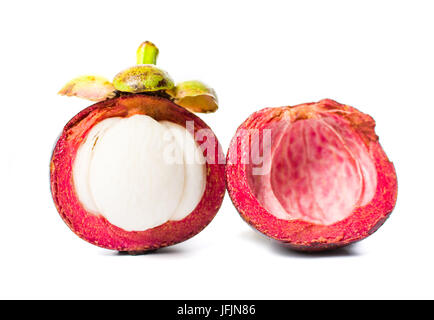 Offenen tropischen Mangostanfrucht isoliert auf weißem Hintergrund Stockfoto