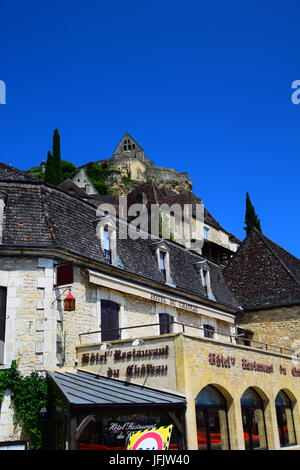 Die imposanten mittelalterlichen Festung der Chateau de Beynac mit Blick auf die Dordogne Stockfoto