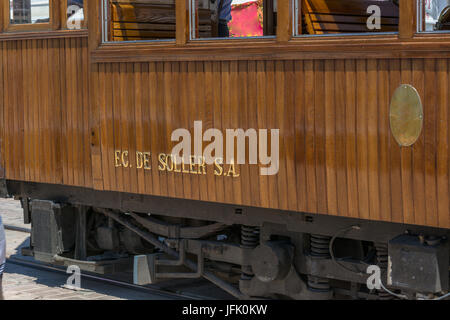 Vintage Zug, Straßenbahn in Port de Soller, Mallorca Stockfoto