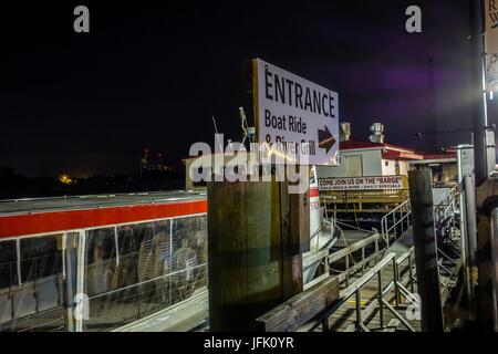 Riverfront Board Walk Szenen in Wilmington nc bei Nacht Stockfoto