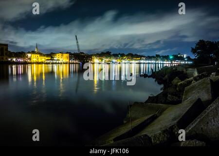 Riverfront Board Walk Szenen in Wilmington nc bei Nacht Stockfoto