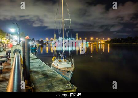 Riverfront Board Walk Szenen in Wilmington nc bei Nacht Stockfoto