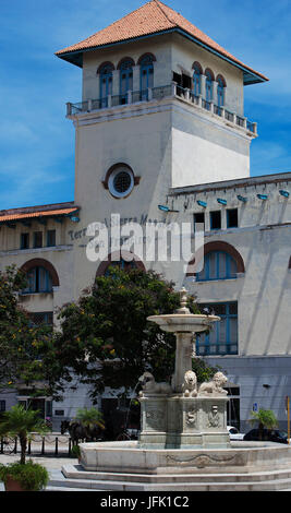 Gebäude Terminal de Sierra Maestra in Kuba Havanna Stockfoto