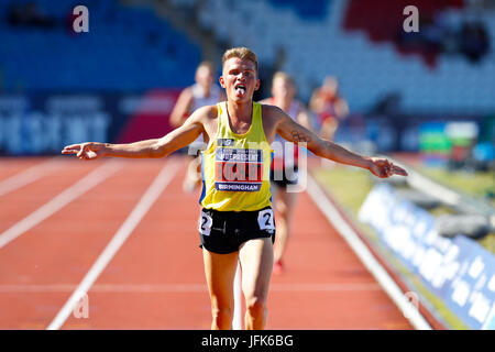 Andrew Butchart gewinnt das Herren-5000 Meter Finale während Tag eines 2017 britischen Leichtathletik Team Trials im Alexander Stadium, Birmingham. Stockfoto