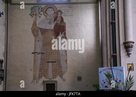 2014.06.21.113105 Fresko St. Christopherus Stiftskirche Münstermaifeld Stockfoto