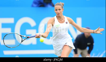 Eastbourne, Vereinigtes Königreich. 1. Juli 2017. Karolina Pliskova der Tschechischen Republik im Kampf gegen Caroline Wozniacki Dänemark während der Frauen-Finale während Tag sieben der Aegon International Eastbourne am 1. Juli 2017 in Eastbourne, England Credit: Paul Terry Foto/Alamy Live News Stockfoto