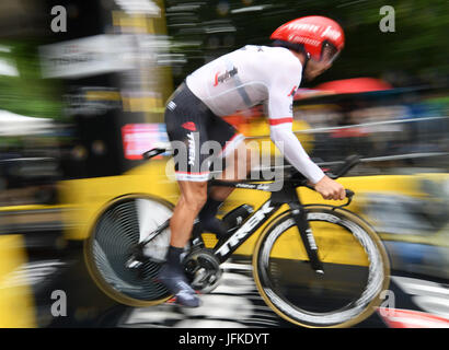 Düsseldorf, Deutschland. 1. Juli 2017. Der deutsche Radfahrer John Degenkolb vom Team Trek-Segafredo beginnt sein Rennen in Düsseldorf, 1. Juli 2017. Die Tour de France hat in Düsseldorf mit einer Kick-off-Phase begonnen: auf insgesamt 14 Kilometer Strecke Strecken Testversion Zeitrennen nimmt zu platzieren. Foto: Bernd Thissen/Dpa/Alamy Live News Stockfoto