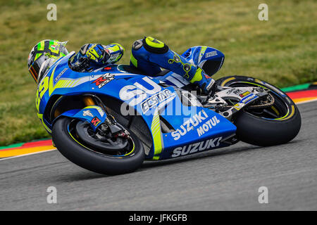 Hohenstein-Ernstthal, Deutschland. 1. Juli 2017. Andrea Iannone Italiens und Team Suzuki ECSTAR Fahrten während der deutschen MotoGp - Qualifying auf Sachsenring am 1. Juli 2017 in Hohenstein-Ernstthal, Deutschland. Bildnachweis: Marco Iorio/Alamy Live-Nachrichten Stockfoto