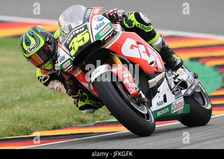 Hohenstein-Ernstthal, Deutschland. 1. Juli 2017. Cal Crutchlow Großbritannienund LCR Honda in Aktion während der deutschen MotoGp - Qualifying auf Sachsenring am 1. Juli 2017 in Hohenstein-Ernstthal, Deutschland. Bildnachweis: Marco Iorio/Alamy Live-Nachrichten Stockfoto