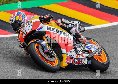 Hohenstein-Ernstthal, Deutschland. 1. Juli 2017. Dani Pedrosa Spaniens und Repsol Honda Team in Aktion während der deutschen MotoGp - Qualifying auf Sachsenring am 1. Juli 2017 in Hohenstein-Ernstthal, Deutschland. Bildnachweis: Marco Iorio/Alamy Live-Nachrichten Stockfoto